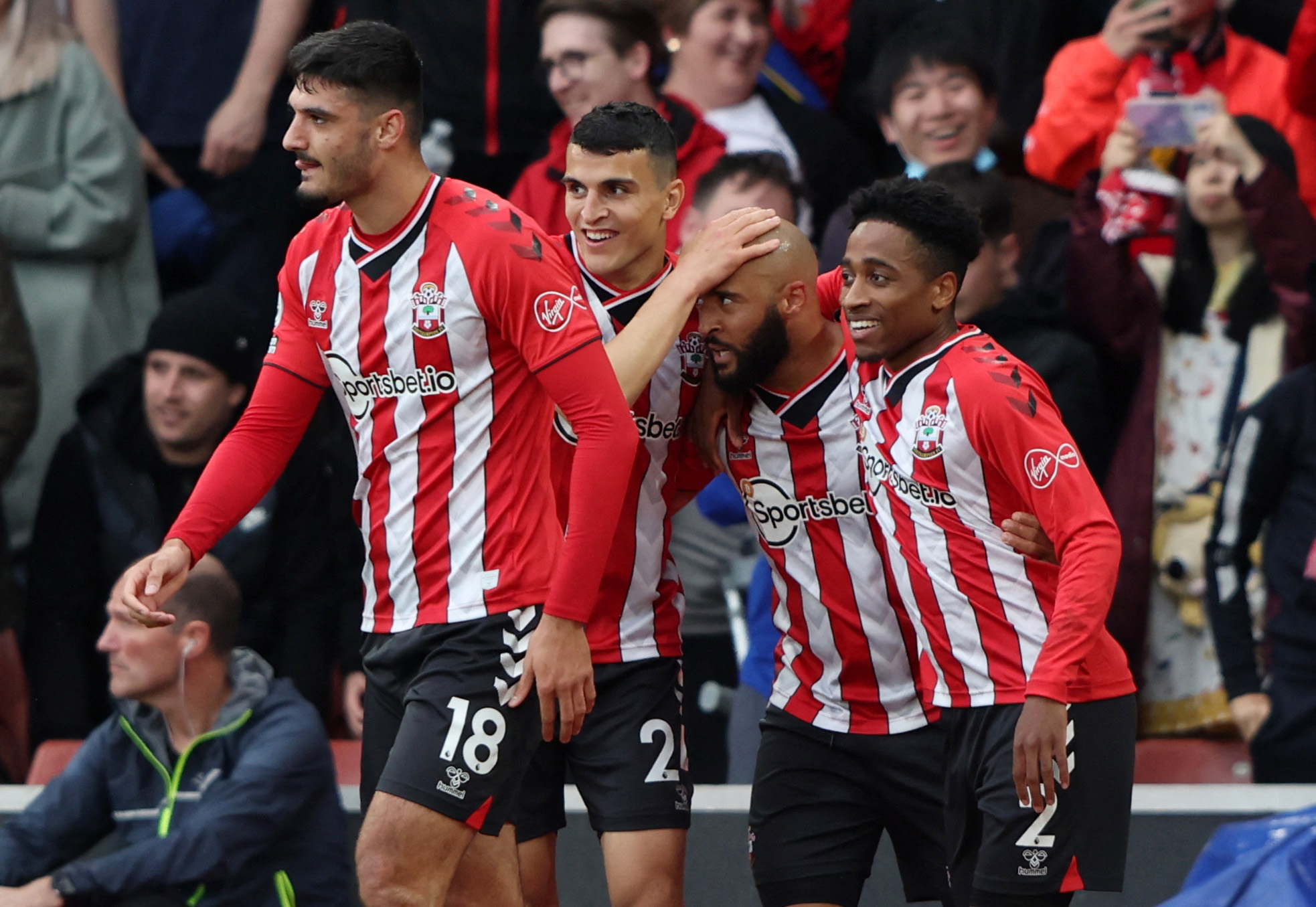 惊天倒钩！官方：蒙铁尔倒钩世界波当选2025普斯卡什奖（年度最佳进球！蒙铁尔倒钩世界波荣膺2025普斯卡什奖）