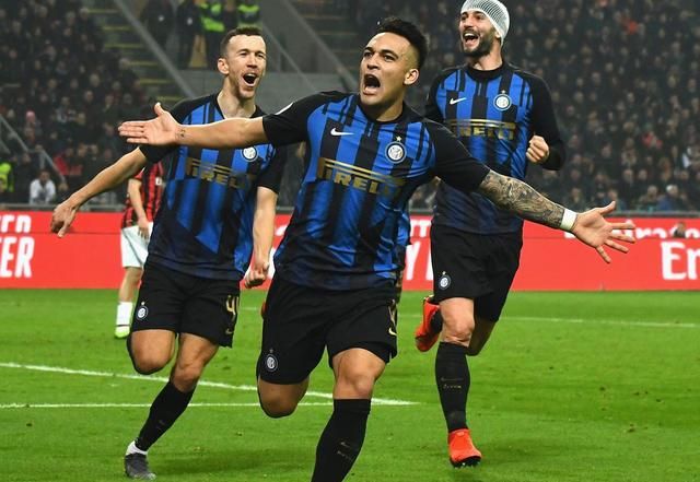 杨瀚森出战35分09秒，14中7砍下20分7板7助2断2帽