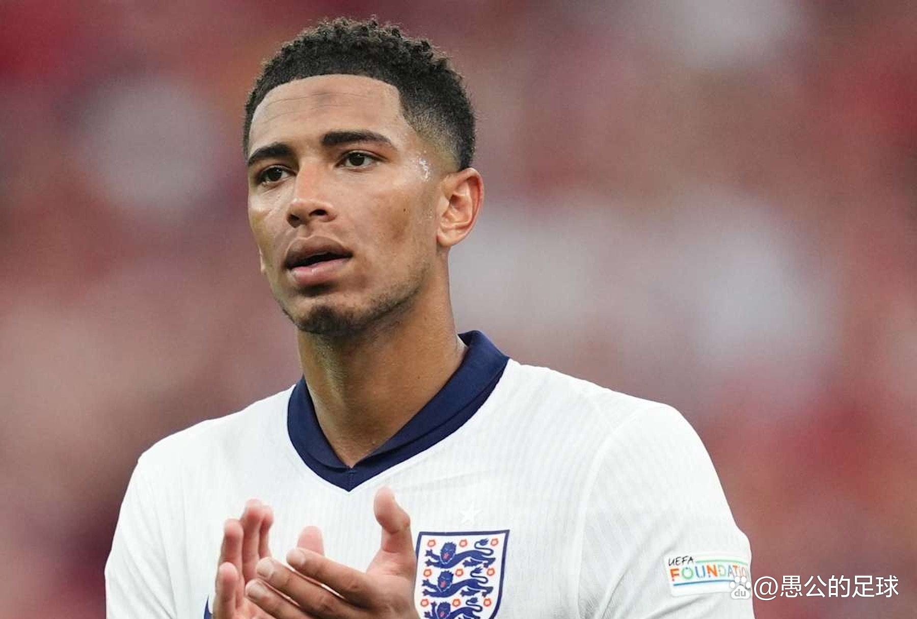 赖因德斯谈自己与德布劳内比较：我属于B2B中场，定位为8号位球员（赖因德斯谈与德布劳内对比：自认B2B型中场，司职8号位）