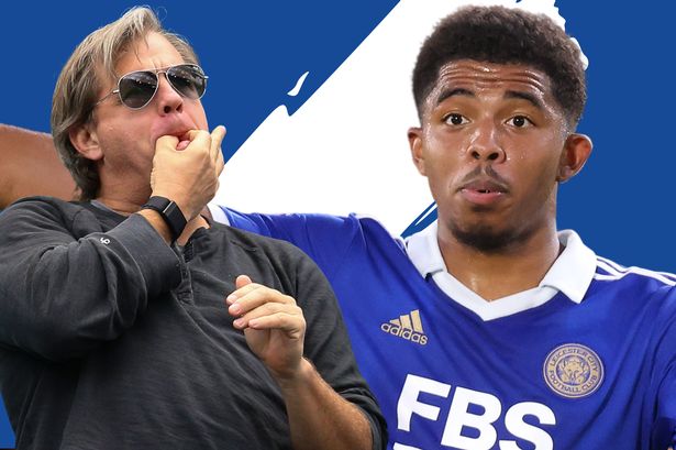 成都蓉城新掌门人徐正源续约并推动三名球员签约，球队迅速崛起，有望争冠。