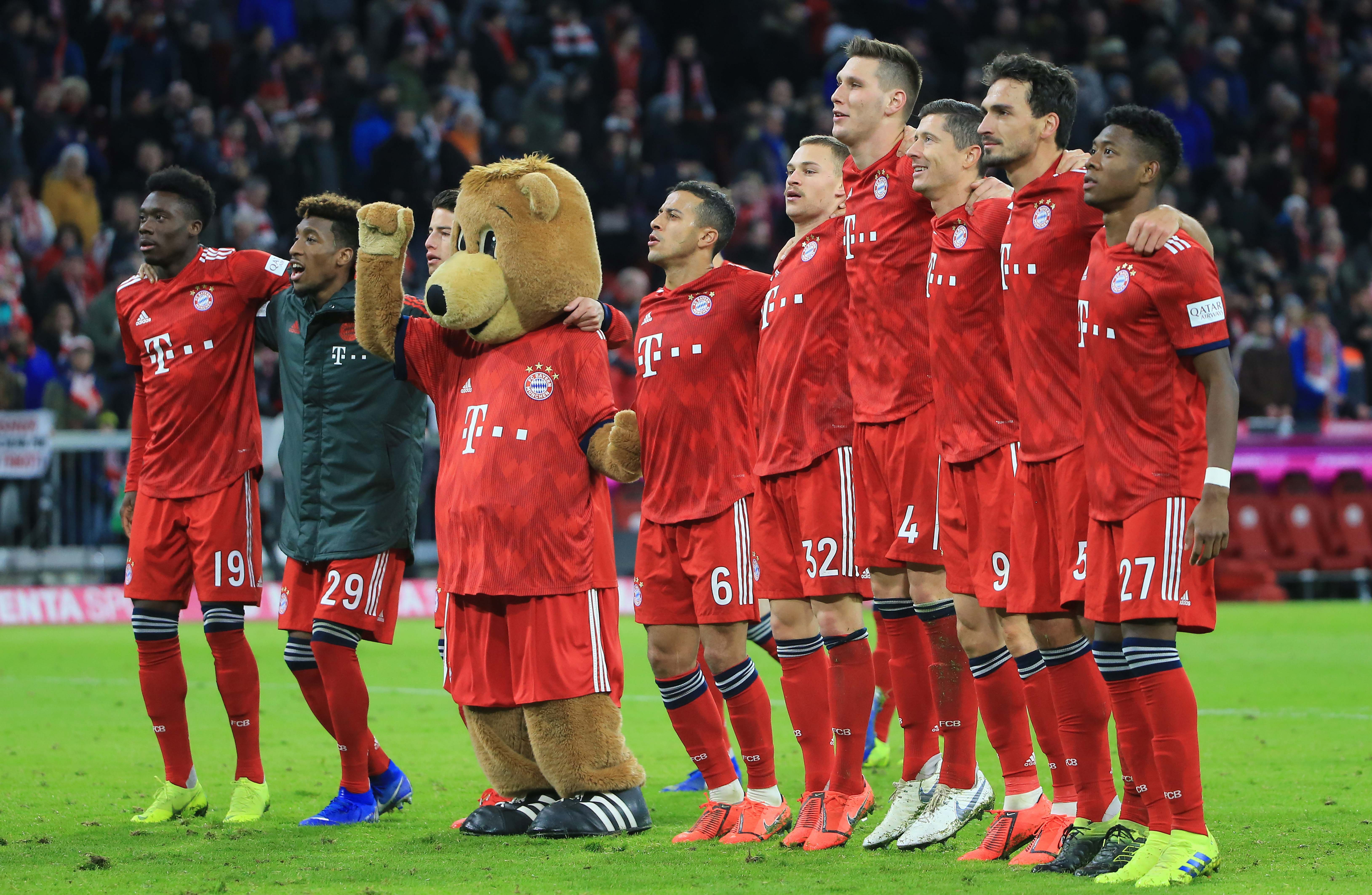 中足联颁奖：申花外租广西球员费尔南多当选中乙赛季最佳球员（中足联年度评选：申花外租至广西的费尔南多当选中乙最佳球员）