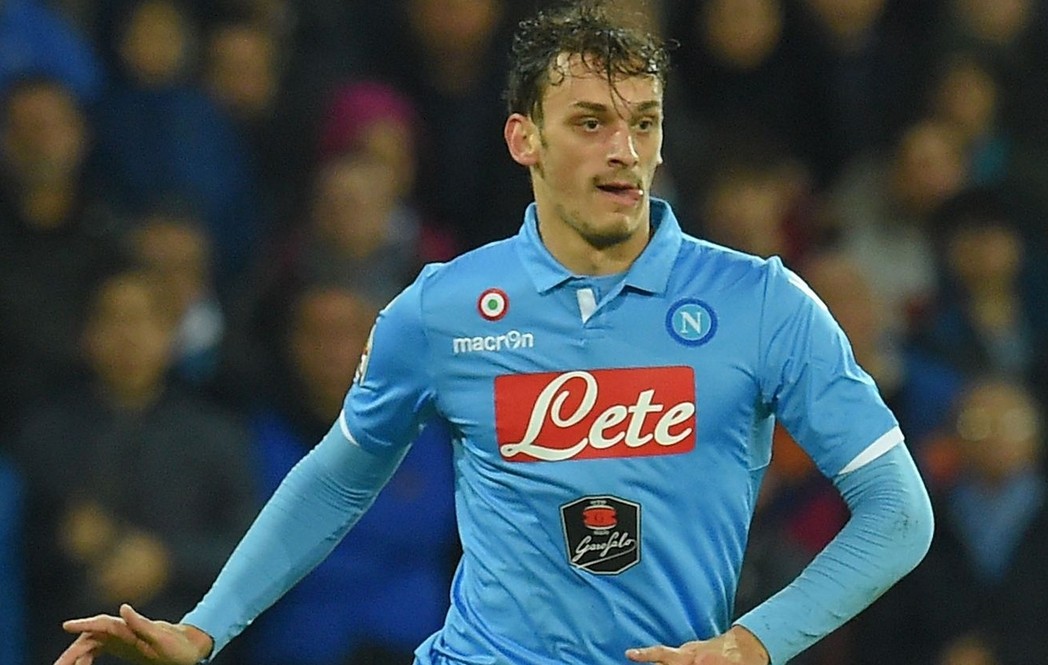 凯恩：我可以拿金球奖，通常需赢得世界杯或欧冠才能实现（凯恩：我有实力拿金球，但通常要先赢下世界杯或欧冠）