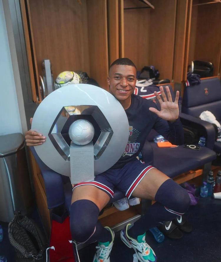 斯内德：葡萄牙比阿根廷更强，C罗比梅西更有希望登顶美加墨（斯内德：葡萄牙强过阿根廷，C罗比梅西更有望登顶美加墨）