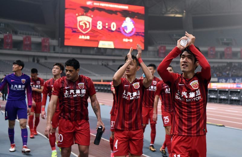 破防了！张本智和比手势，现场球迷给港队加油，日本队压力大