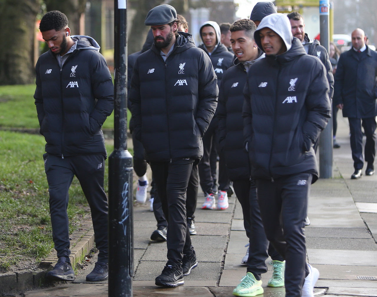 西甲半场：米利唐头球造险+伤退，皇马0-0塞尔塔（西甲半场战报：米利唐头槌制造威胁后伤退，皇马暂0-0塞尔塔）